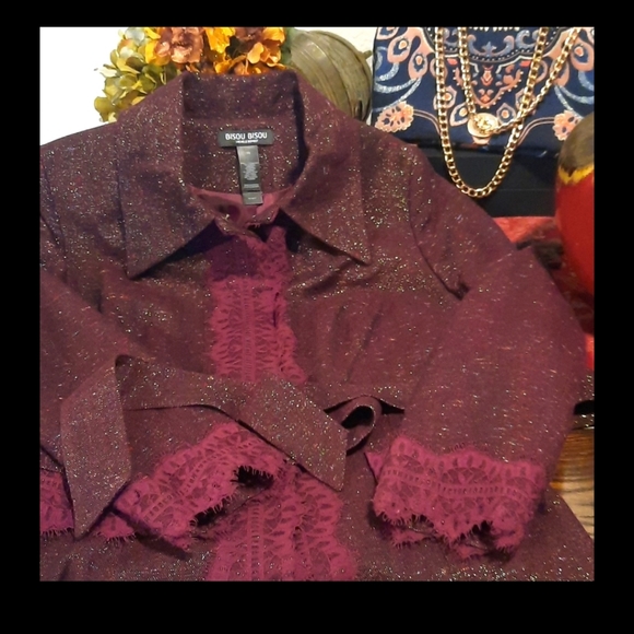 "BEAUTIFUL" Glittery Gold Maroon Lace Front Jacket - Picture 3 of 11